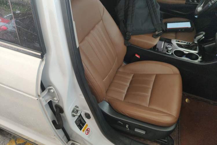 Used CHANGAN CS95 2017 2.0T Two-Wheel Drive Zhitu Edition Right Front Seat
