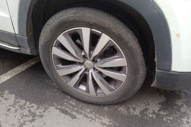 Used CHANGAN CS95 2017 2.0T Four-Wheel Drive SmartDrive Edition Right Front Wheel Hub