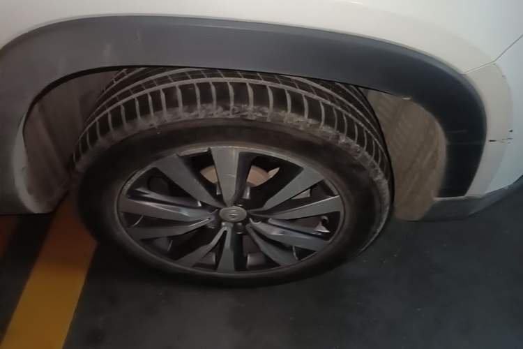 Used CHANGAN CS95 2017 2.0T Two-Wheel Drive Zhitu Edition Right Front Wheel Hub