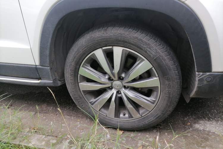Used CHANGAN CS95 2017 2.0T Four-Wheel Drive ZhiZun Edition Right Front Wheel Hub