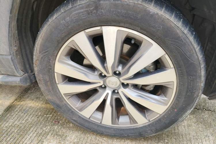Used CHANGAN CS95 2017 2.0T Two-Wheel Drive Zhitu Edition Right Front Wheel Hub