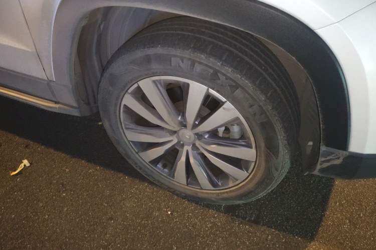 Used CHANGAN CS95 2017 2.0T Four-Wheel Drive SmartDrive Edition Right Front Wheel Hub
