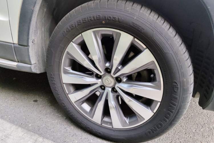 Used CHANGAN CS95 2017 2.0T Four-Wheel Drive ZhiZun Edition Right Front Wheel Hub