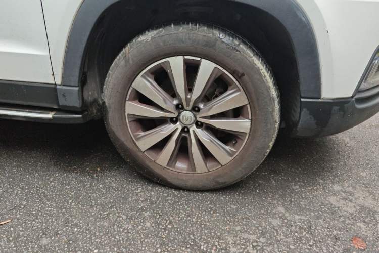 Used CHANGAN CS95 2017 2.0T Four-Wheel Drive SmartDrive Edition Right Front Wheel Hub