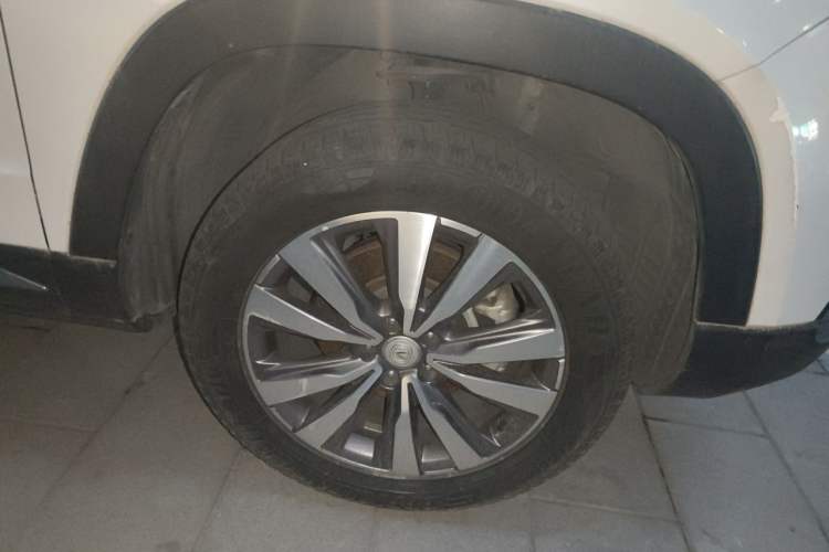 Used CHANGAN CS95 2017 2.0T Two-Wheel Drive Zhituo Edition Right Front Wheel Hub