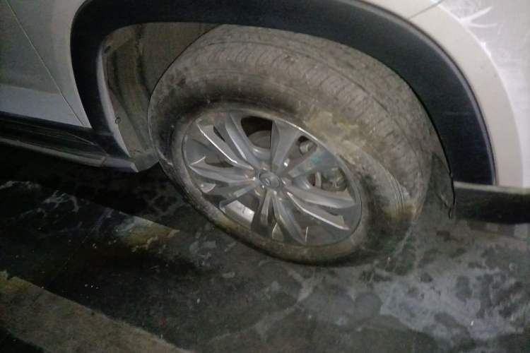 Used CHANGAN CS95 2017 2.0T Two-Wheel Drive Zhiyuan Edition Right Front Wheel Hub