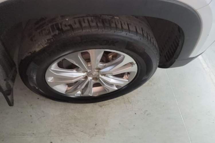 Used CHANGAN CS95 2017 2.0T Two-Wheel Drive Zhiyuan Edition Right Front Wheel Hub