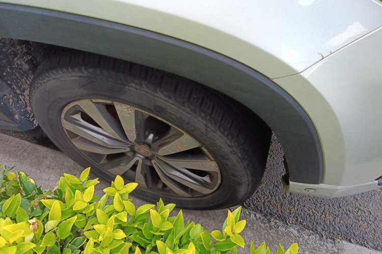 Used CHANGAN CS95 2017 2.0T Four-Wheel Drive ZhiZun Edition Right Front Wheel Hub