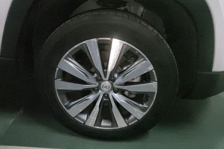 Used CHANGAN CS95 2017 2.0T Two-Wheel Drive Zhitu Edition Right Front Wheel Hub