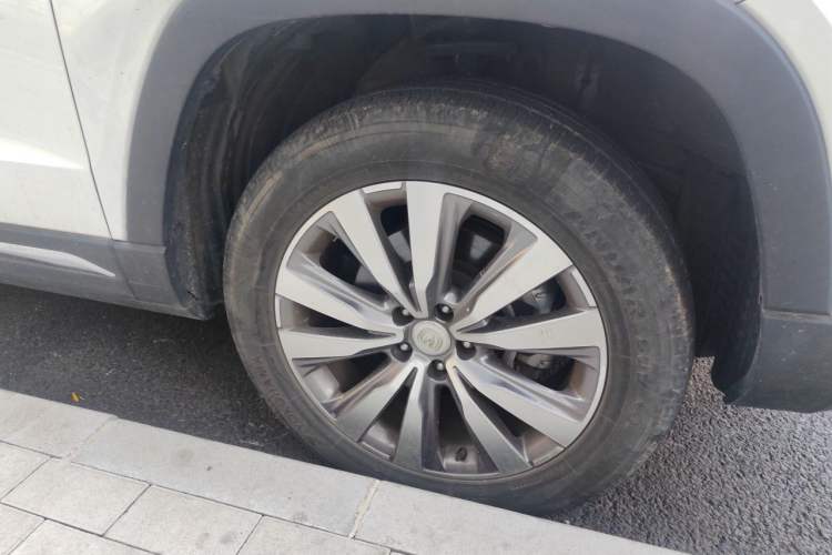 Used CHANGAN CS95 2017 2.0T Two-Wheel Drive Zhituo Edition Right Front Wheel Hub