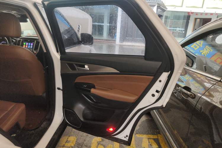 Used CHANGAN CS95 2017 2.0T Two-Wheel Drive Zhitu Edition Right Rear Door Interior