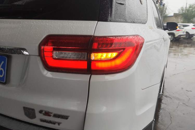 Used CHANGAN CS95 2017 2.0T Two-Wheel Drive Zhitu Edition Right Rear Taillight