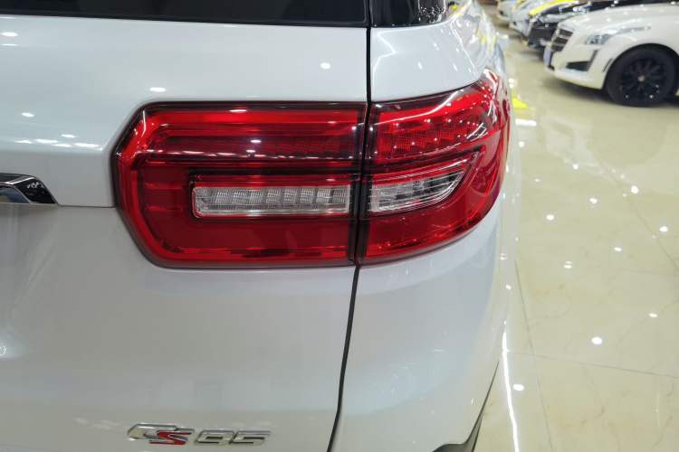 Used CHANGAN CS95 2017 2.0T Two-Wheel Drive Zhitu Edition Right Rear Taillight