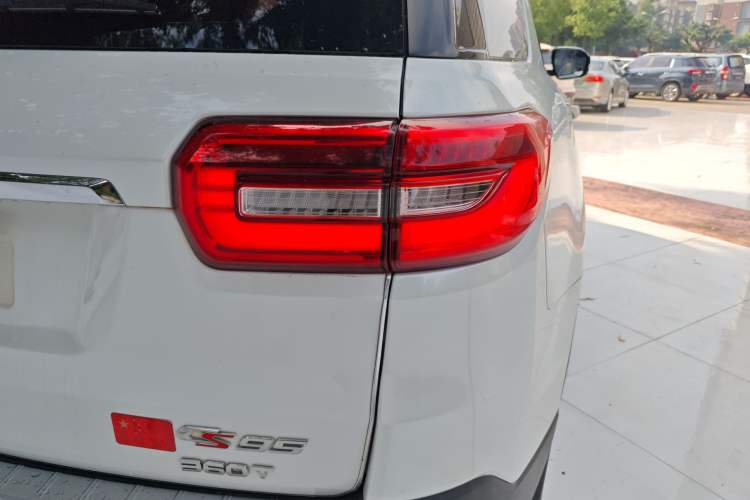 Used CHANGAN CS95 2017 2.0T Two-Wheel Drive Zhitu Edition Right Rear Taillight