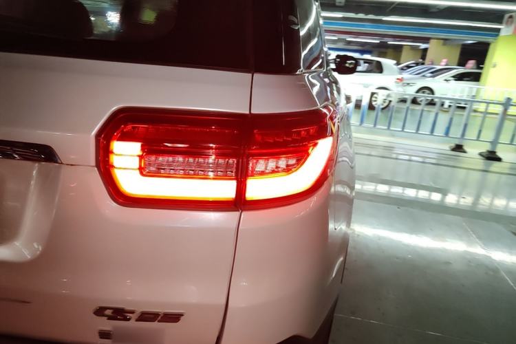 Used CHANGAN CS95 2017 2.0T Two-Wheel Drive Zhiyuan Edition Right Rear Taillight