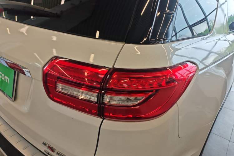Used CHANGAN CS95 2017 2.0T Two-Wheel Drive Zhiyuan Edition Right Rear Taillight