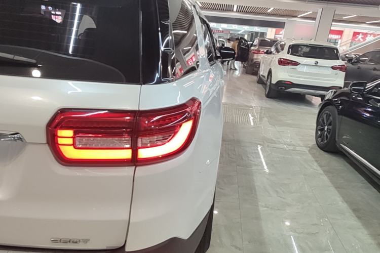 Used CHANGAN CS95 2017 2.0T Two-Wheel Drive Zhiyuan Edition Right Rear Taillight