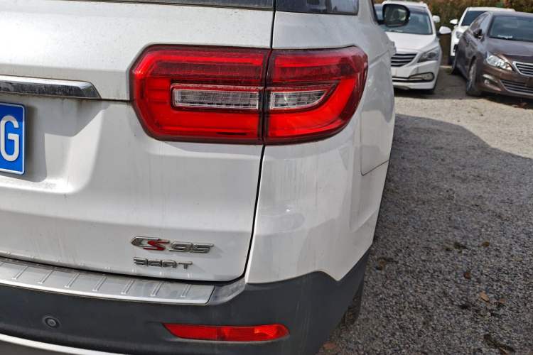 Used CHANGAN CS95 2017 2.0T Two-Wheel Drive Zhitu Edition Right Rear Taillight