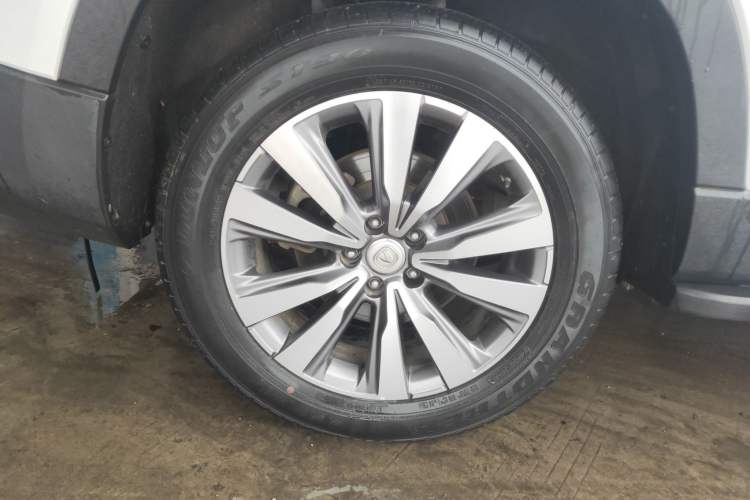 Used CHANGAN CS95 2017 2.0T Two-Wheel Drive Zhitu Edition Right Rear Wheel Hub