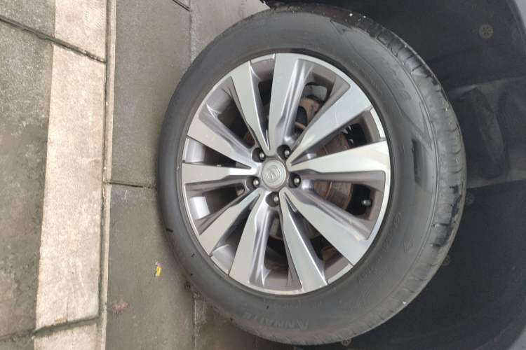 Used CHANGAN CS95 2017 2.0T Two-Wheel Drive Zhitu Edition Right Rear Wheel Hub