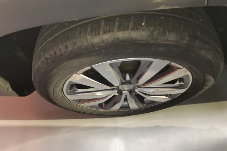 Used CHANGAN CS95 2017 2.0T Two-Wheel Drive Zhitu Edition Right Rear Wheel Hub