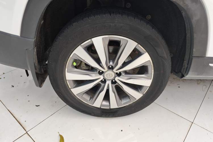 Used CHANGAN CS95 2017 2.0T Two-Wheel Drive Zhitu Edition Right Rear Wheel Hub