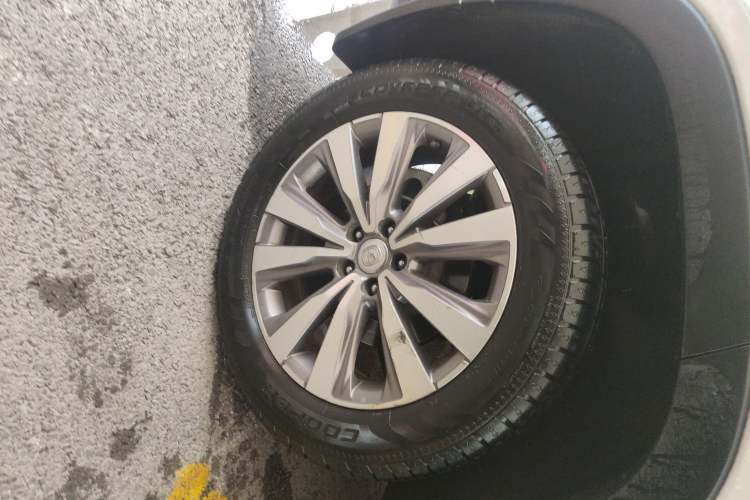 Used CHANGAN CS95 2017 2.0T Two-Wheel Drive Zhitu Edition Right Rear Wheel Hub