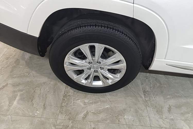 Used CHANGAN CS95 2017 2.0T Two-Wheel Drive Zhiyuan Edition Right Rear Wheel Hub