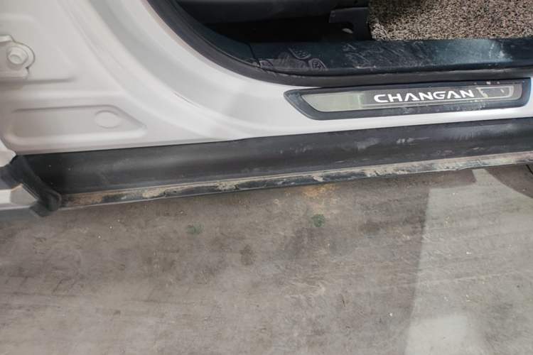 Used CHANGAN CS95 2017 2.0T Two-Wheel Drive Zhituo Edition Right Side Sill