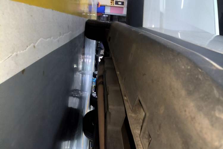 Used CHANGAN CS95 2017 2.0T Four-Wheel Drive ZhiZun Edition Right Side Sill