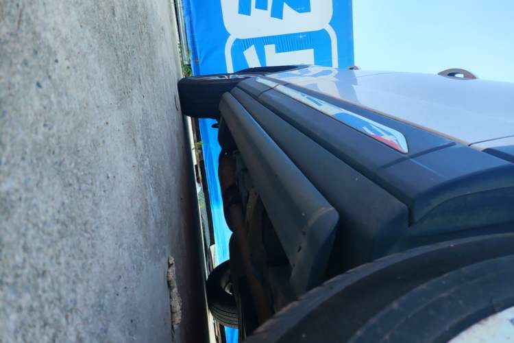 Used CHANGAN CS95 2017 2.0T Two-Wheel Drive Zhitu Edition Right Side Sill