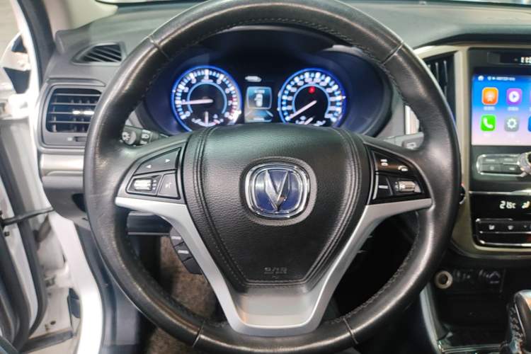 Used CHANGAN CS95 2017 2.0T Two-Wheel Drive Zhituo Edition Steering Wheel