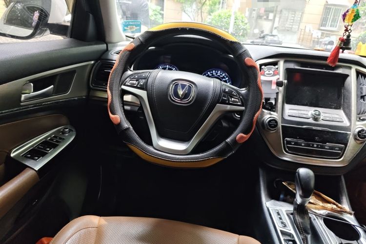 Used CHANGAN CS95 2017 2.0T Two-Wheel Drive Smart Enjoyment Version Steering Wheel