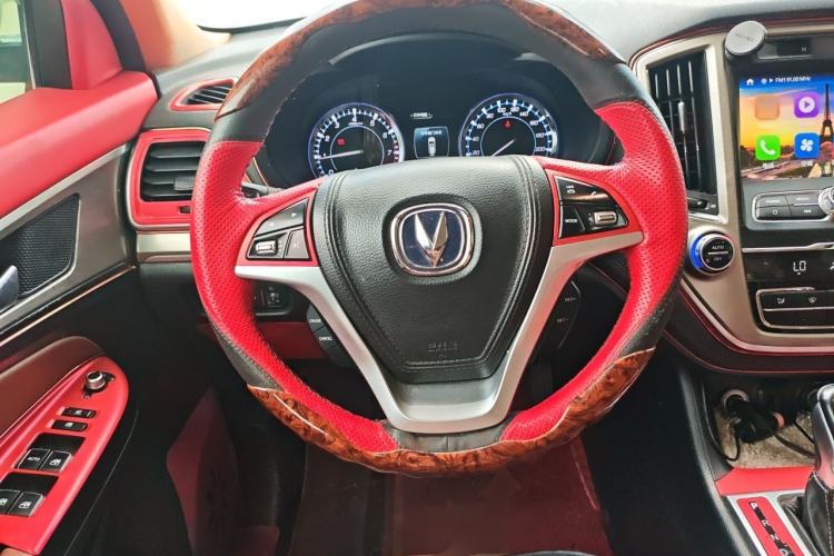 Used CHANGAN CS95 2017 2.0T Two-Wheel Drive Zhiyuan Edition Steering Wheel