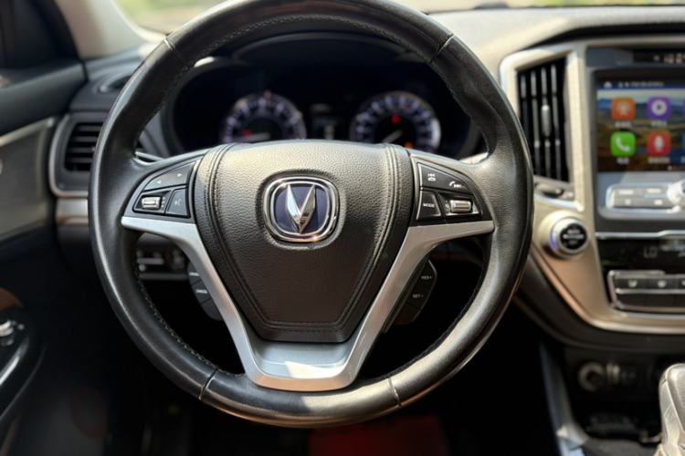Used CHANGAN CS95 2017 2.0T Two-Wheel Drive Zhiyuan Edition Steering Wheel