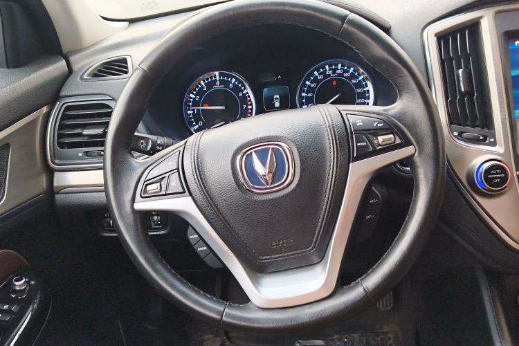 Used CHANGAN CS95 2017 2.0T Two-Wheel Drive Zhiyuan Edition Steering Wheel