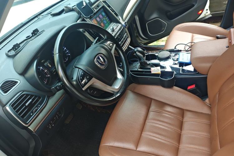 Used CHANGAN CS95 2017 2.0T Two-Wheel Drive Zhiyuan Edition Steering Wheel