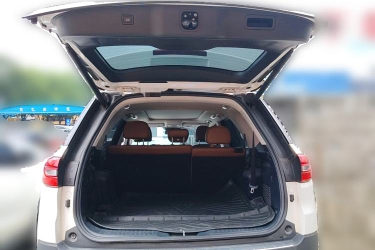 Used CHANGAN CS95 2017 2.0T Two-Wheel Drive Zhitu Edition Trunk