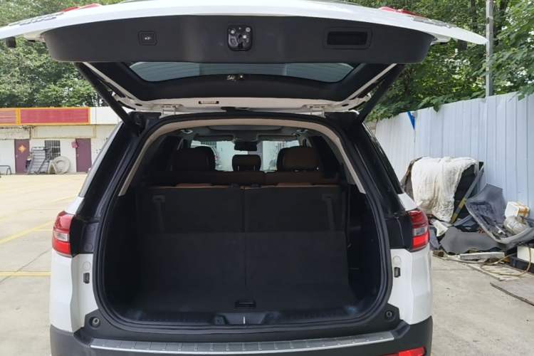 Used CHANGAN CS95 2017 2.0T Four-Wheel Drive SmartDrive Edition Trunk