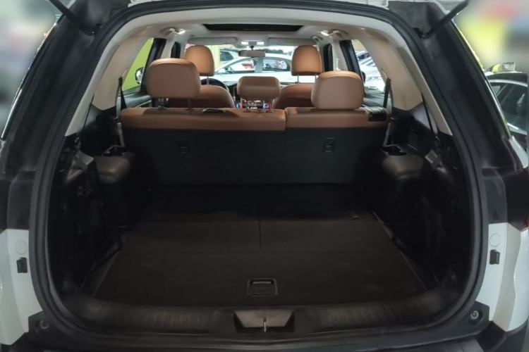 Used CHANGAN CS95 2017 2.0T Two-Wheel Drive Zhiyuan Edition Trunk
