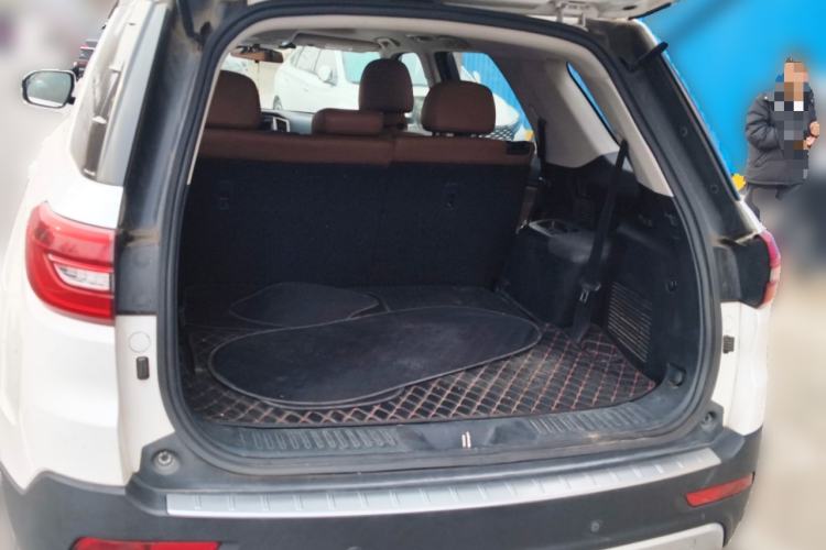 Used CHANGAN CS95 2017 2.0T Two-Wheel Drive Zhiyuan Edition Trunk