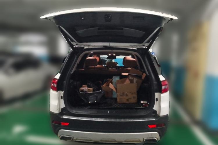 Used CHANGAN CS95 2017 2.0T Two-Wheel Drive Zhituo Edition Trunk