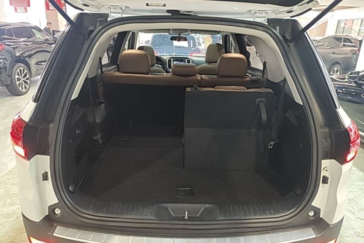 Used CHANGAN CS95 2017 2.0T Two-Wheel Drive Zhiyuan Edition Trunk
