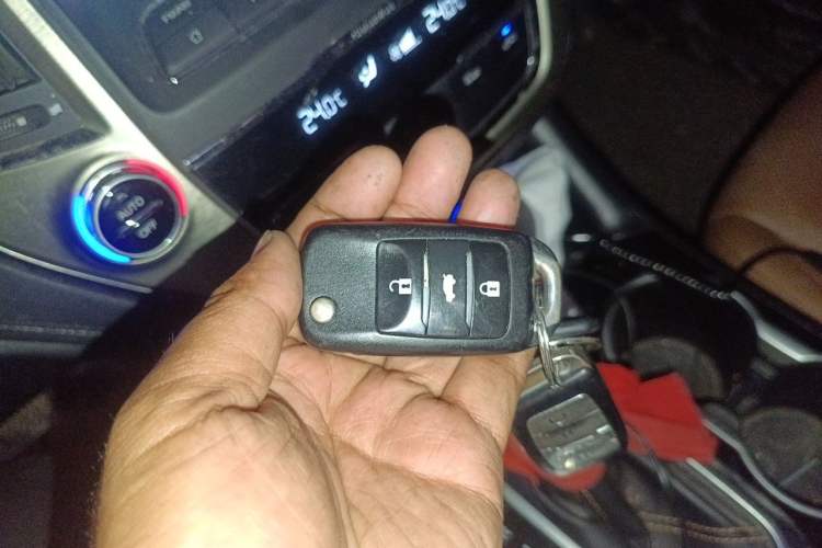Used CHANGAN CS95 2017 2.0T Two-Wheel Drive Zhiyuan Edition Vehicle Key