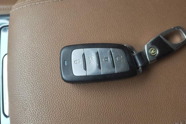 Used CHANGAN CS95 2017 2.0T Two-Wheel Drive Zhitu Edition Vehicle Key