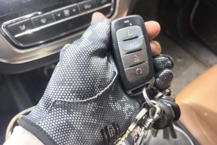 Used CHANGAN CS95 2017 2.0T Two-Wheel Drive Zhiyuan Edition Vehicle Key