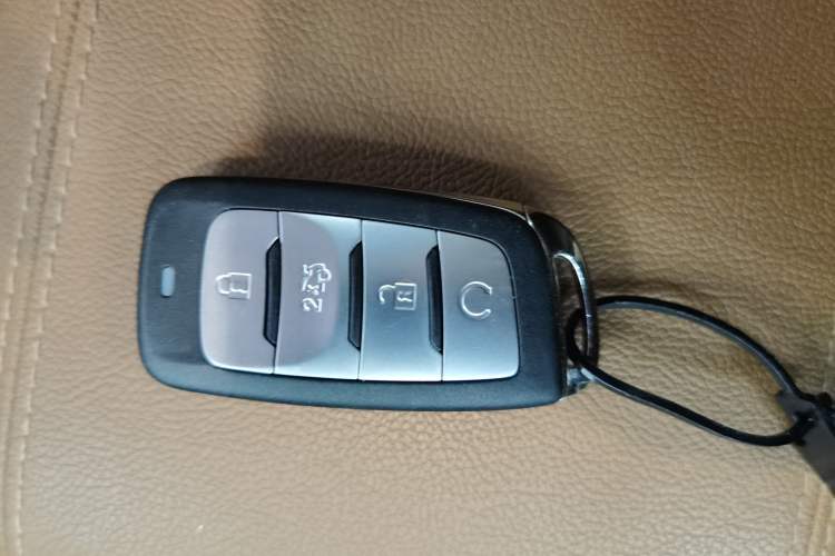 Used CHANGAN CS95 2017 2.0T Two-Wheel Drive Zhitu Edition Vehicle Key