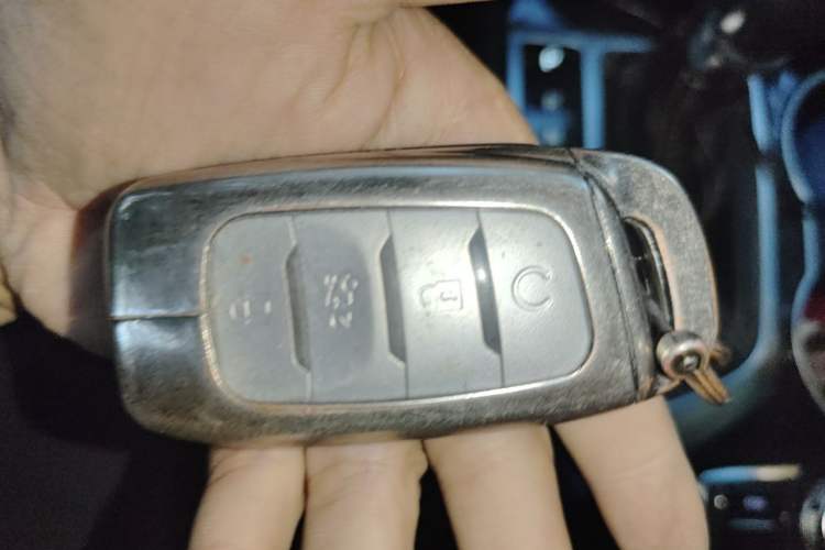 Used CHANGAN CS95 2017 2.0T Two-Wheel Drive Zhituo Edition Vehicle Key