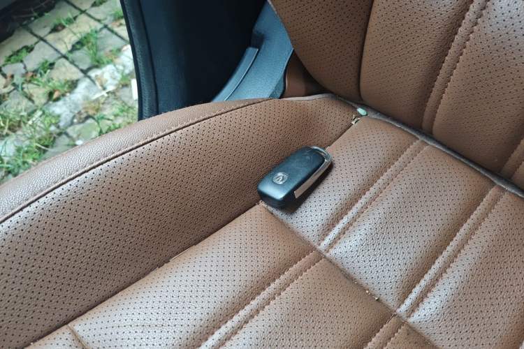 Used CHANGAN CS95 2017 2.0T Two-Wheel Drive Zhiyuan Edition Vehicle Key