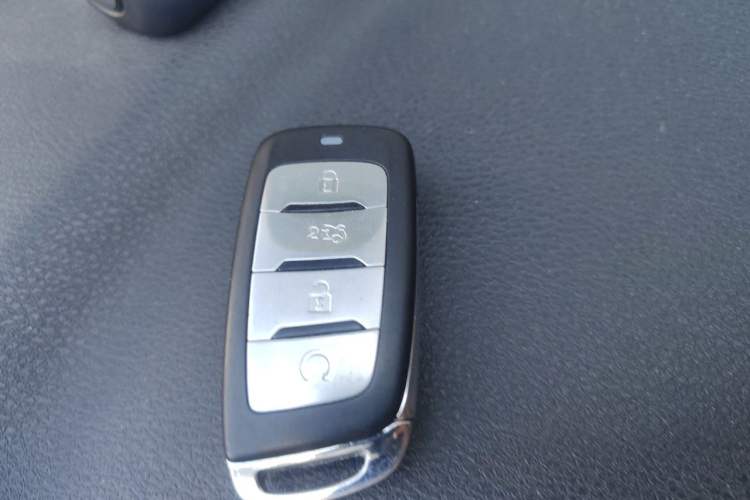 Used CHANGAN CS95 2017 2.0T Two-Wheel Drive Zhituo Edition Vehicle Key